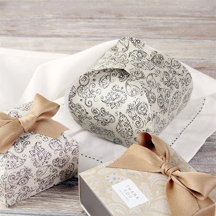 Cute Little Cardboard Box Wedding Candy Box